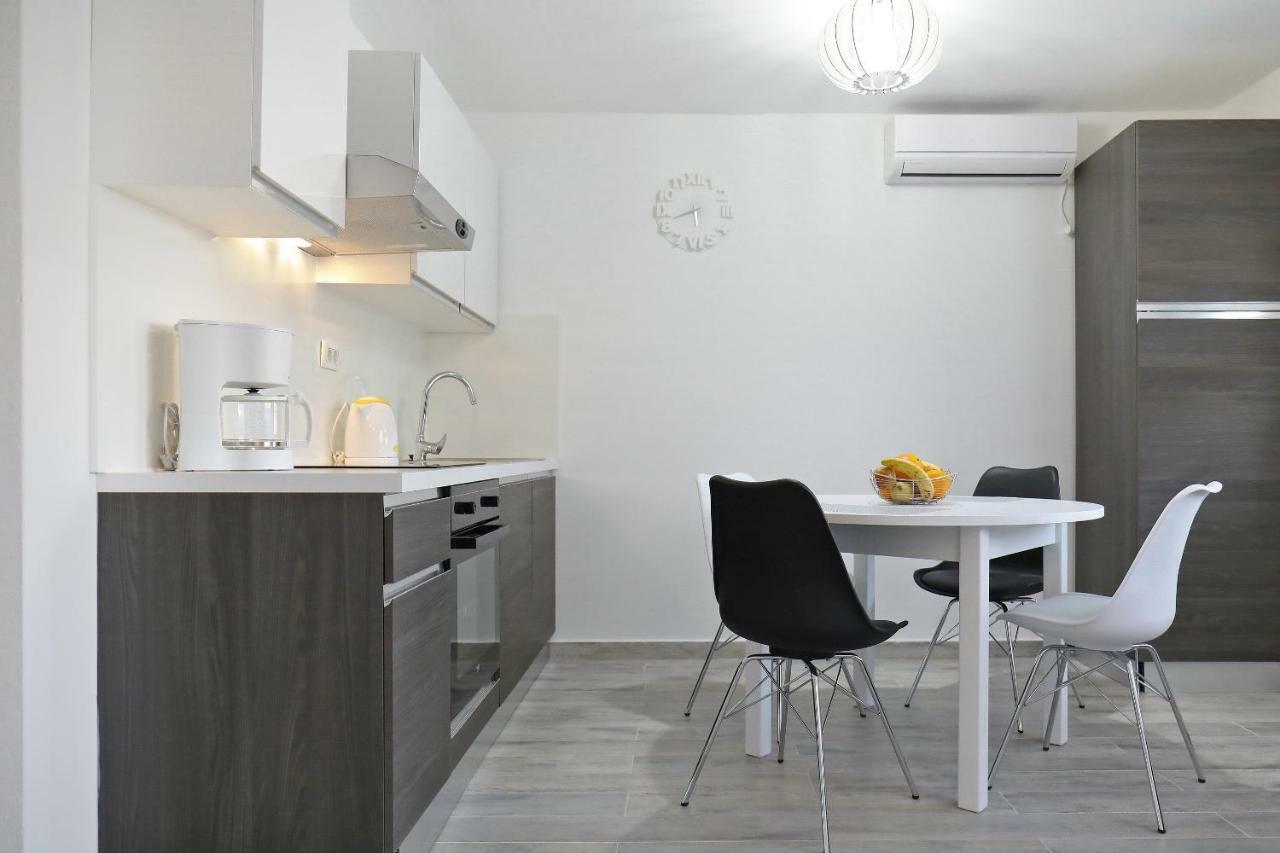 Apartmani NEVA, Pridraga Bagian luar foto