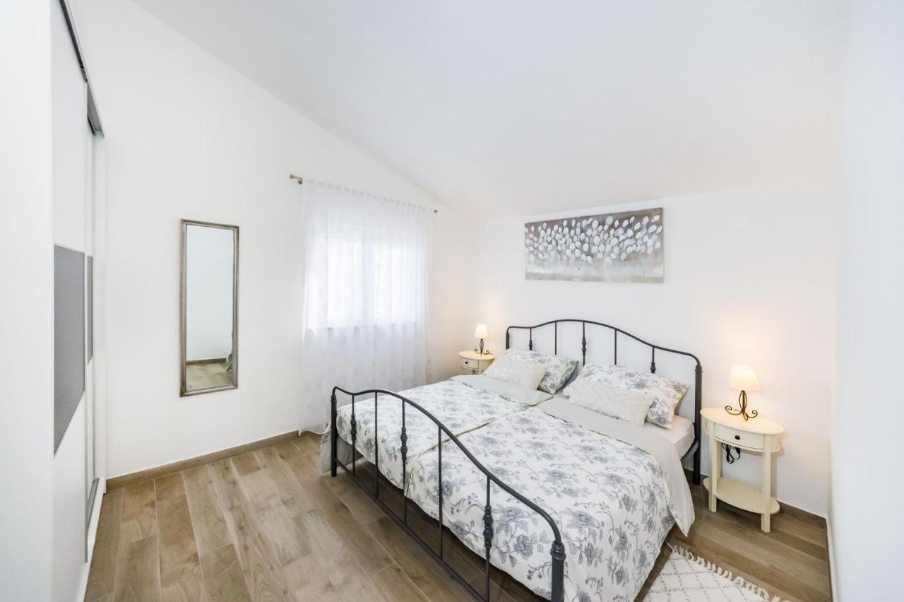 Apartmani NEVA, Pridraga Bagian luar foto