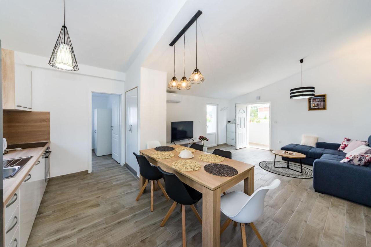 Apartmani NEVA, Pridraga Bagian luar foto